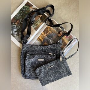 Baggallini Pocket Town Crossbody Bag / With RFID Wristlet In Midnight Blossom
